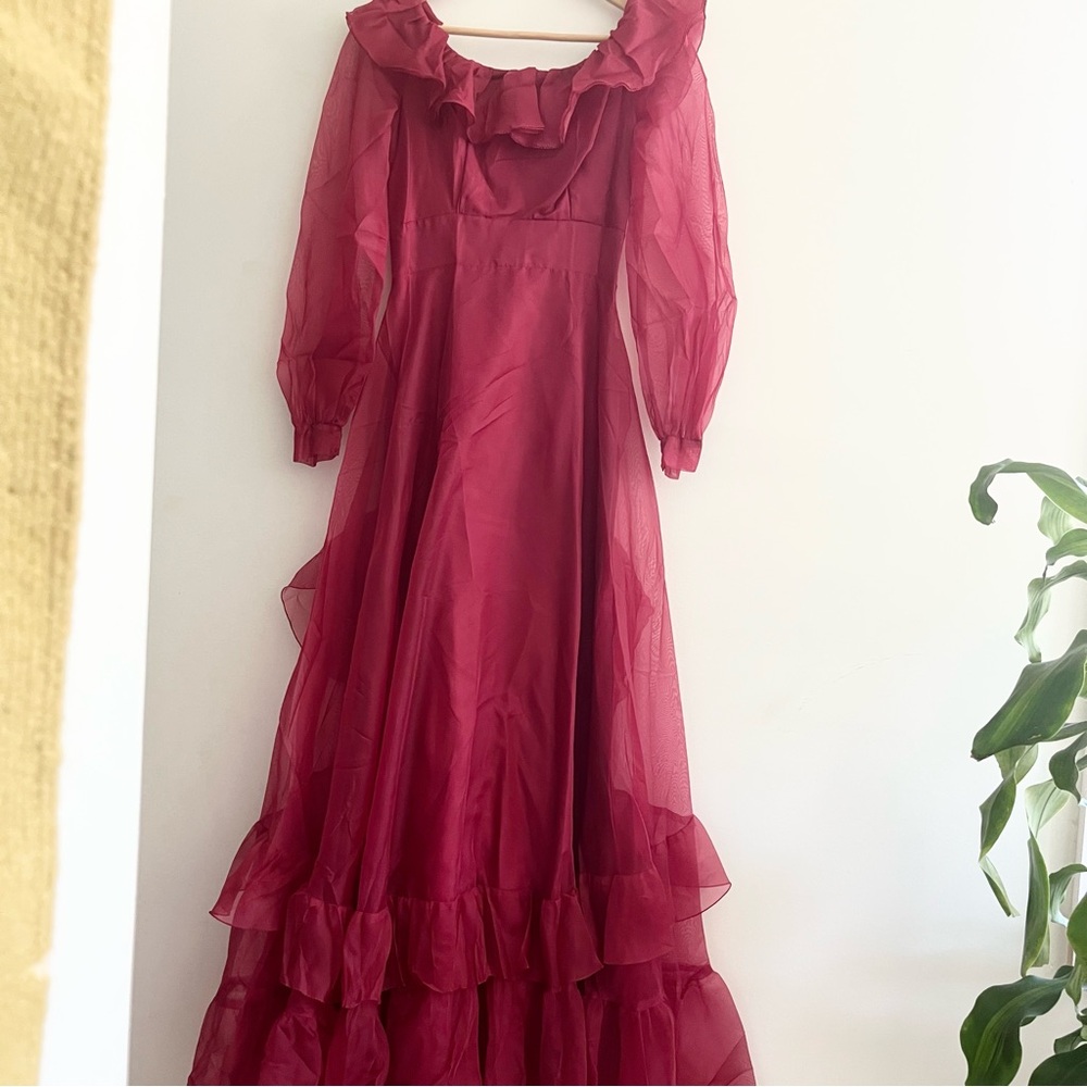 1970s Vintage ILGWU Ladies Workers Union Elegant Burgundy Ruffle Balloon Dress 8